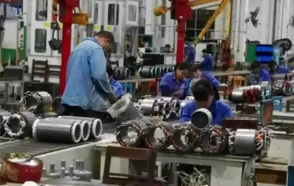 線圈車間員工奮戰現場2-東莞電機