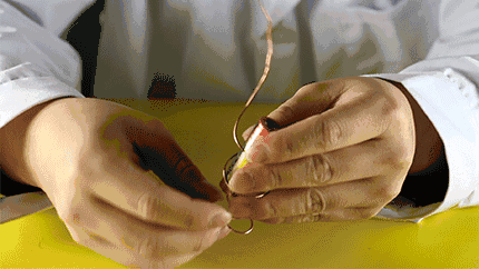 1分鐘做個電動機:第二步 1分鐘做個電動機:第二步